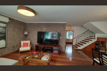 Casa à venda com 4 quartos, 260m² em Indianópolis, São Paulo