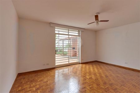 Casa à venda com 3 quartos, 170m² em Vila Cordeiro, São Paulo