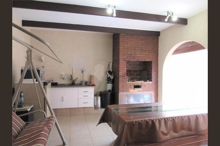 Casa à venda com 225m², 4 quartos e 2 vagas