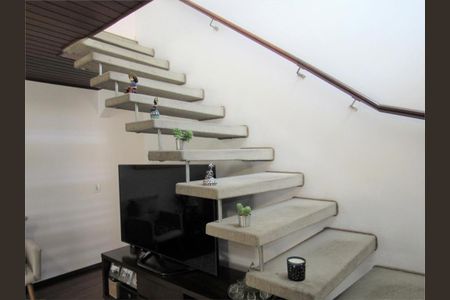 Casa à venda com 225m², 4 quartos e 2 vagas