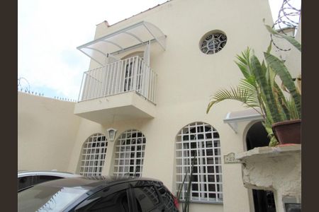 Casa à venda com 225m², 4 quartos e 2 vagas