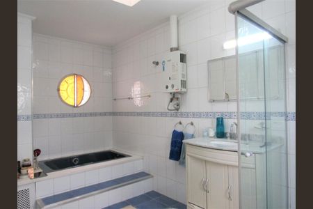 Casa à venda com 225m², 4 quartos e 2 vagas