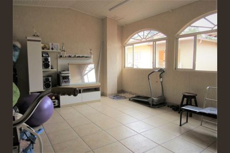 Casa à venda com 225m², 4 quartos e 2 vagas