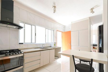 Casa à venda com 4 quartos, 214m² em Mirandópolis, São Paulo