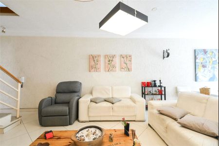 Casa à venda com 4 quartos, 214m² em Mirandópolis, São Paulo