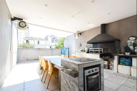 Casa à venda com 4 quartos, 214m² em Mirandópolis, São Paulo
