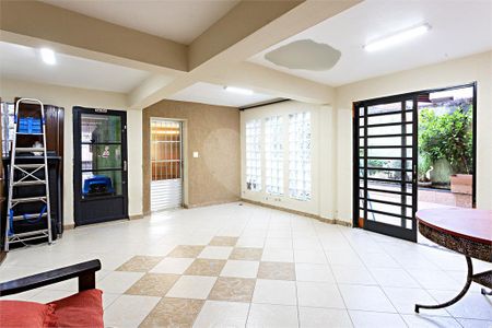 Casa à venda com 4 quartos, 243m² em Jardim Dom Bosco, São Paulo