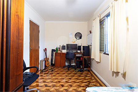 Casa à venda com 4 quartos, 243m² em Jardim Dom Bosco, São Paulo