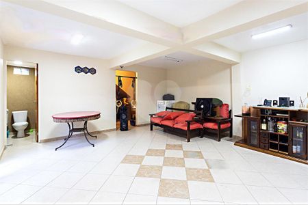 Casa à venda com 4 quartos, 243m² em Jardim Dom Bosco, São Paulo