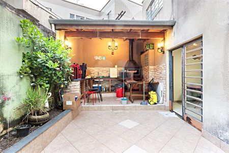 Casa à venda com 243m², 4 quartos e 2 vagas