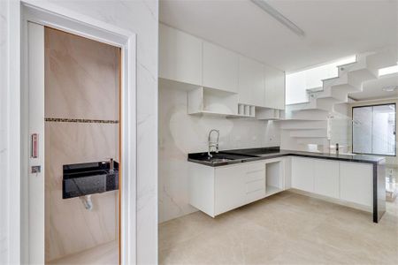 Casa à venda com 110m², 3 quartos e 2 vagas