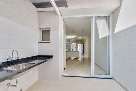 Casa à venda com 110m², 3 quartos e 2 vagas