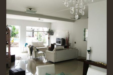 Casa à venda com 4 quartos, 600m² em Vila Nova Caledonia, São Paulo