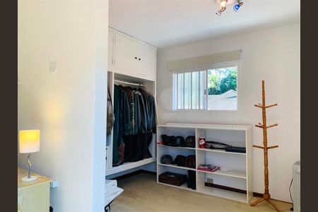 Casa à venda com 3 quartos, 328m² em Socorro, São Paulo