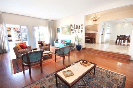 Casa à venda com 5 quartos, 330m² em Brooklin, São Paulo