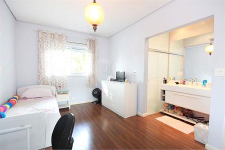 Casa à venda com 5 quartos, 330m² em Brooklin, São Paulo