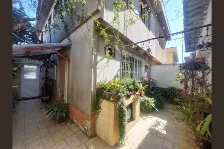 Quintal de casa à venda com 3 quartos, 145m² em Vila Sao Paulo, São Paulo
