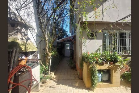 Quintal de casa à venda com 3 quartos, 145m² em Vila Sao Paulo, São Paulo