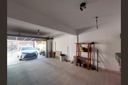 Garagem de casa à venda com 3 quartos, 145m² em Vila Sao Paulo, São Paulo