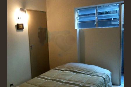 Casa à venda com 130m², 8 quartos e 2 vagas