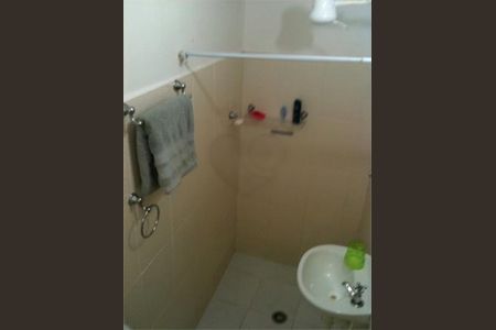 Casa à venda com 130m², 8 quartos e 2 vagas