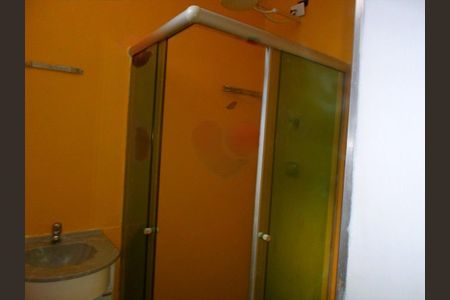 Casa à venda com 130m², 8 quartos e 2 vagas