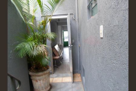 Casa à venda com 130m², 8 quartos e 2 vagas