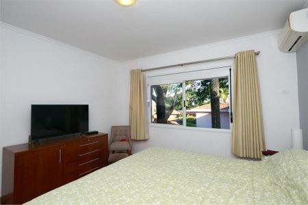 Casa à venda com 214m², 4 quartos e 4 vagas