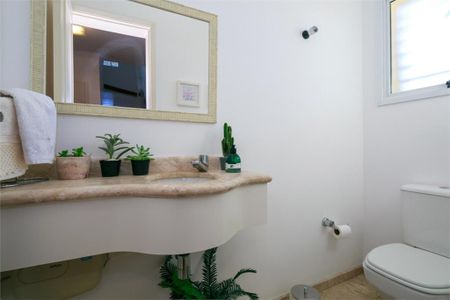 Casa à venda com 214m², 4 quartos e 4 vagas