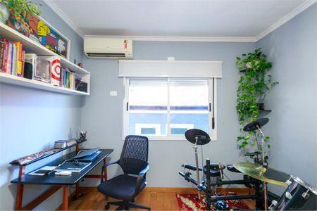 Casa à venda com 214m², 4 quartos e 4 vagas