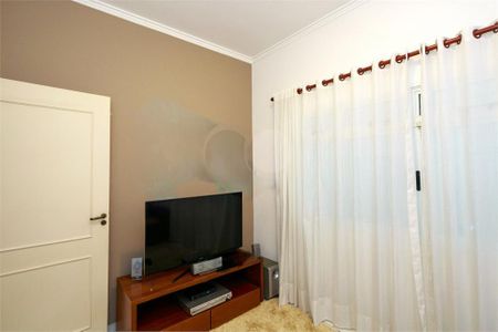 Casa à venda com 214m², 4 quartos e 4 vagas