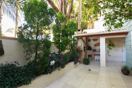 Casa à venda com 214m², 4 quartos e 4 vagas