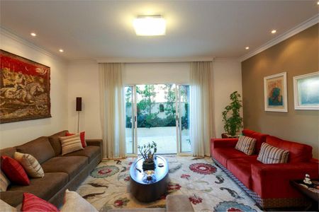 Casa à venda com 4 quartos, 214m² em Campo Belo, São Paulo