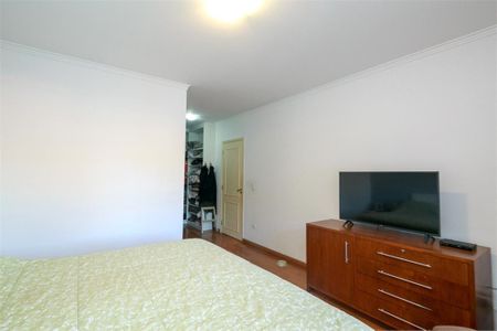 Casa à venda com 214m², 4 quartos e 4 vagas