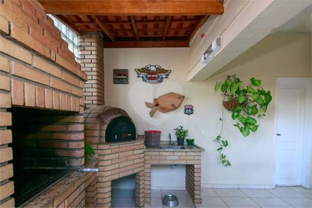 Casa à venda com 214m², 4 quartos e 4 vagas