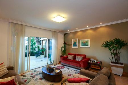 Casa à venda com 214m², 4 quartos e 4 vagas