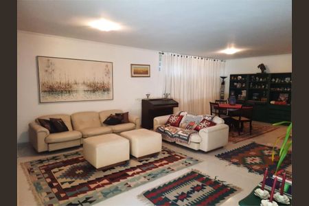 Casa à venda com 5 quartos, 600m² em Jardim Marajoara, São Paulo