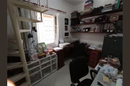 Casa à venda com 4 quartos, 175m² em Vila Sao Paulo, São Paulo