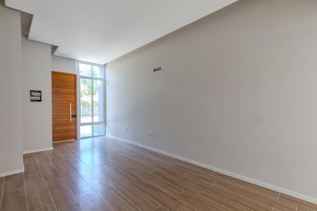 Sala de casa à venda com 2 quartos, 66m² em Hípica, Porto Alegre