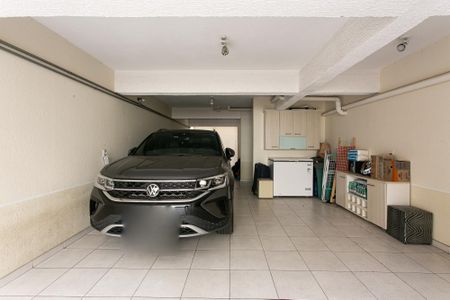 Casa à venda com 350m², 3 quartos e 5 vagas Casa à venda com 350m², 3 quartos e 5 vagasGaragem