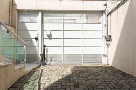 Casa à venda com 350m², 3 quartos e 5 vagas Casa à venda com 350m², 3 quartos e 5 vagasGaragem