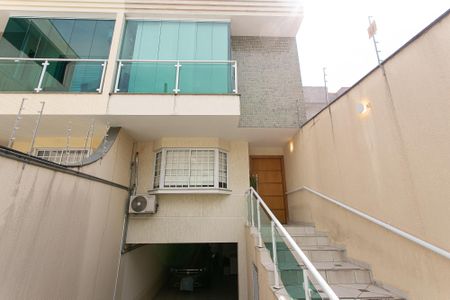 Casa à venda com 350m², 3 quartos e 5 vagas Casa à venda com 350m², 3 quartos e 5 vagasFachada