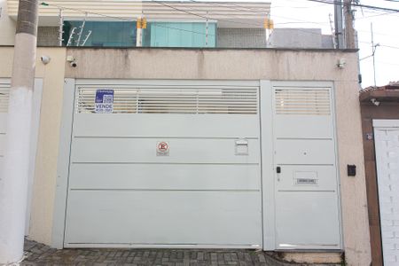 Casa à venda com 350m², 3 quartos e 5 vagas Casa à venda com 350m², 3 quartos e 5 vagasFachada