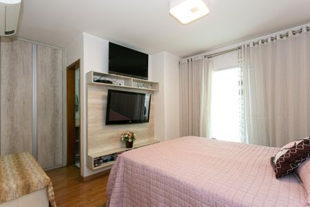 Casa à venda com 350m², 3 quartos e 5 vagas Casa à venda com 350m², 3 quartos e 5 vagasSuíte 1