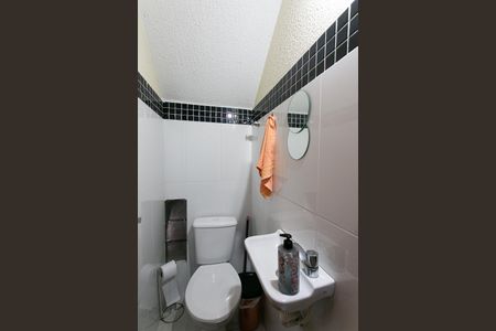 Casa à venda com 350m², 3 quartos e 5 vagas Casa à venda com 350m², 3 quartos e 5 vagasBanheiro de Serviço