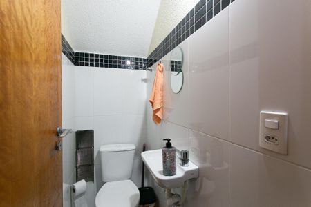 Casa à venda com 350m², 3 quartos e 5 vagas Casa à venda com 350m², 3 quartos e 5 vagasBanheiro de Serviço