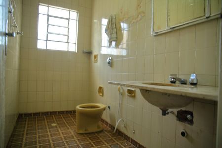 Casa à venda com 250m², 2 quartos e sem vagaBanheiro Social 1