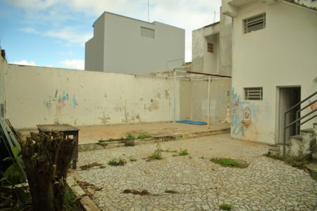 Casa à venda com 250m², 2 quartos e sem vagaQuintal 