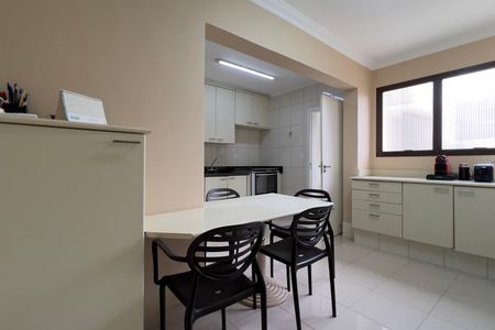 Apartamento para alugar com 186m², 4 quartos e 2 vagasCozinha