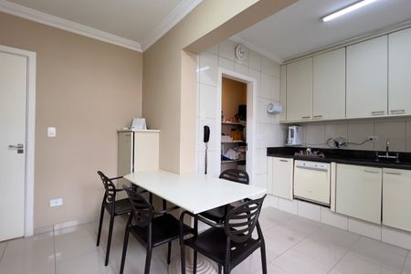 Apartamento para alugar com 186m², 4 quartos e 2 vagasCozinha